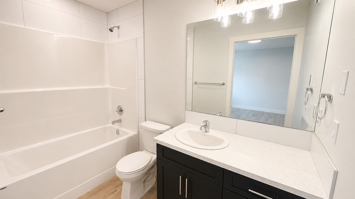 Primary Bathroom HR1394