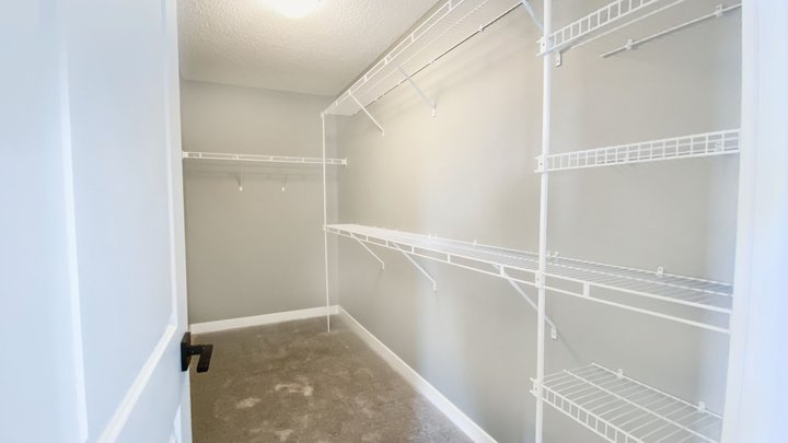 master bedroom closet nelson homes modular homes ready to move homes.jpg